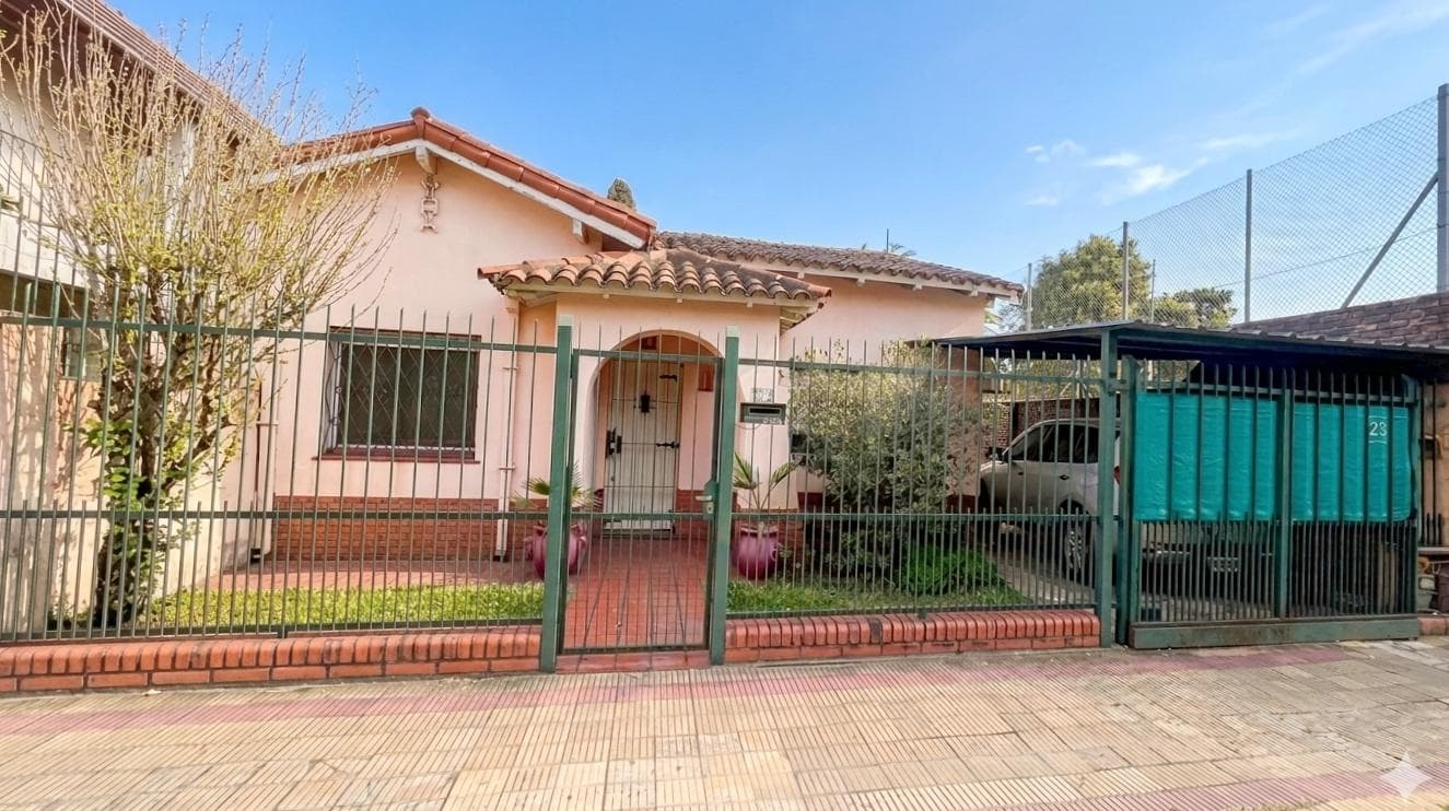 5-BEDROOM HOUSE FOR SALE, WITH GARDEN, POOL, AND GARAGE IN VILLA ADELINA, SAN ISIDRO, NORTHERN GREATER BUESOS AIRES
