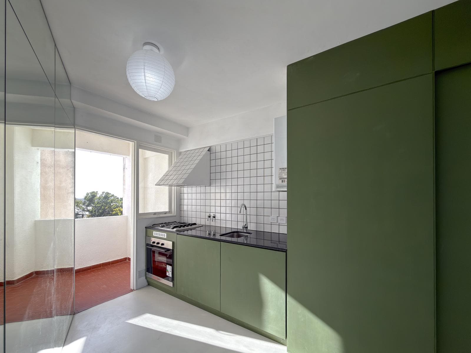Departamento remodelado de 2 dormitorios con vista parcial al río