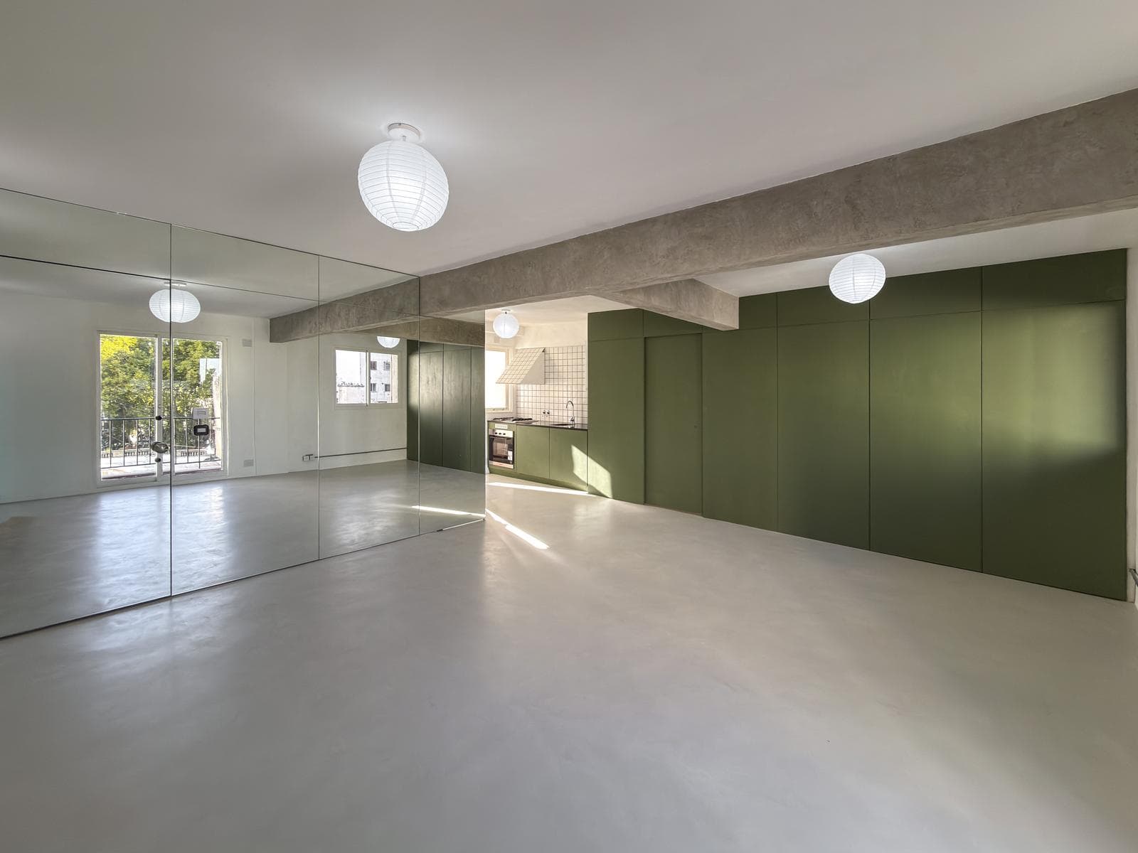 Departamento remodelado de 2 dormitorios con vista parcial al río