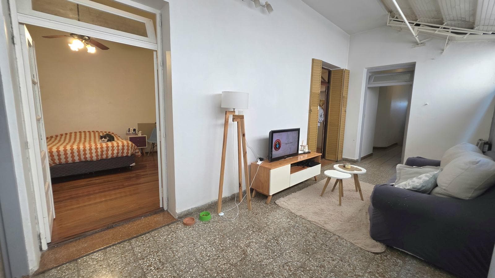 Lacarra 1180: 3-bedroom townhouse + covered patio, street-facing, no maintenance fees.