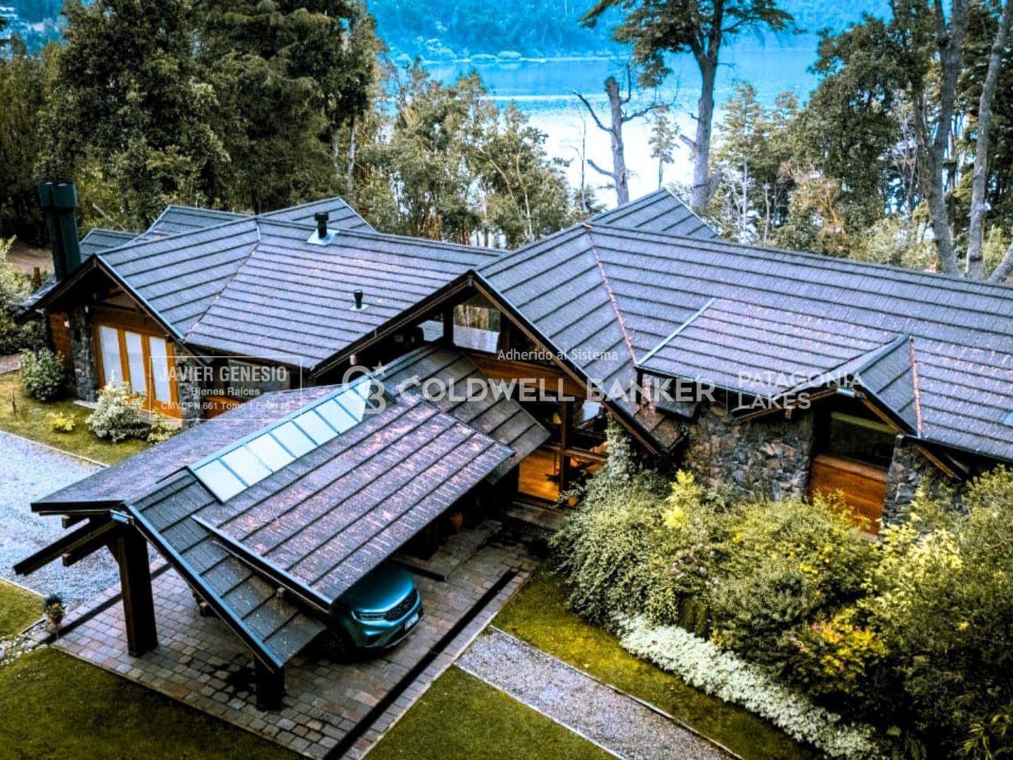 HOUSE FOR SALE, PREMIUM LAKE VIEW, 330 M² - GATED COMMUNITY | Villa La Angostura.