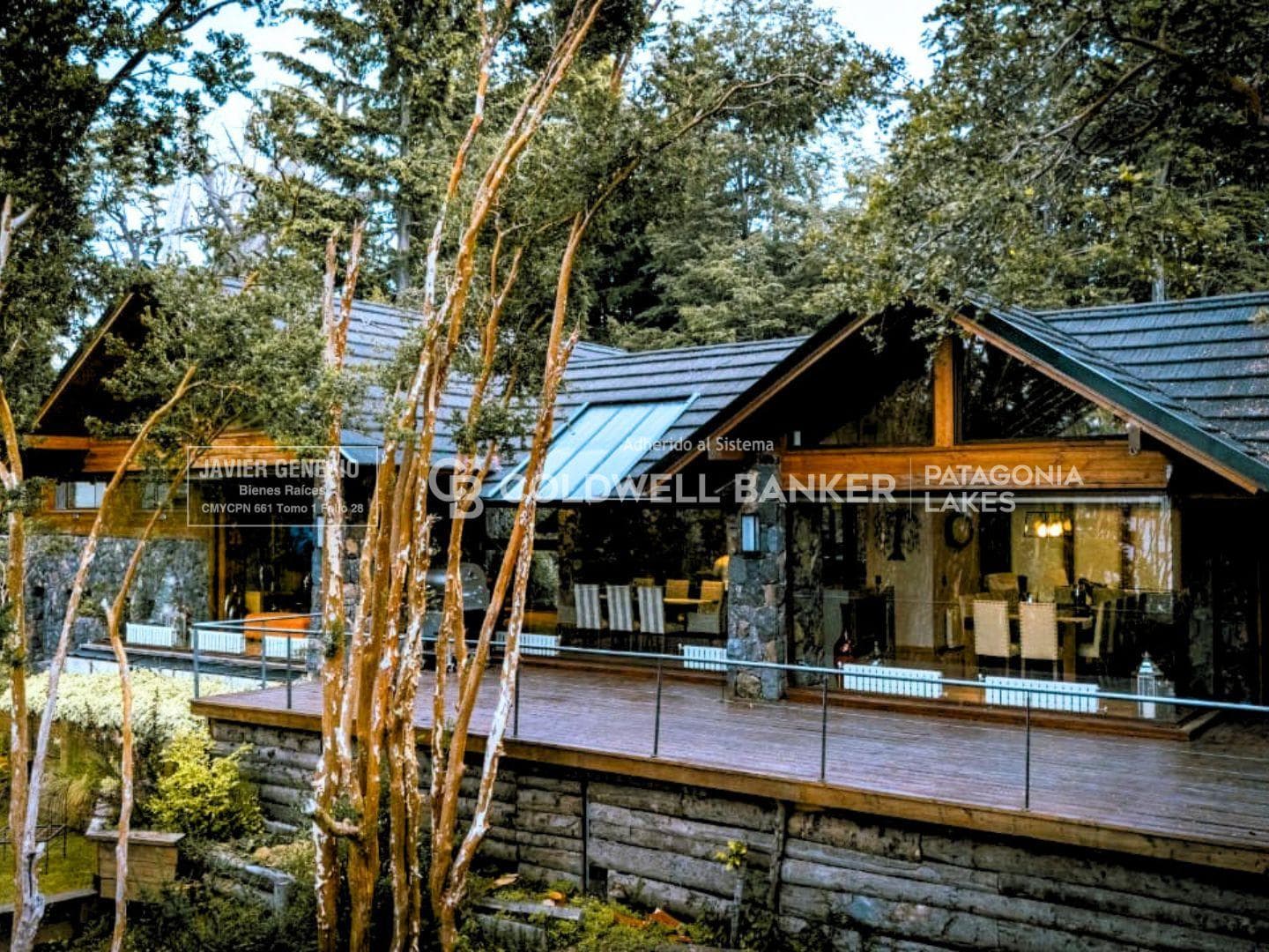 HOUSE FOR SALE, PREMIUM LAKE VIEW, 330 M² - GATED COMMUNITY | Villa La Angostura.