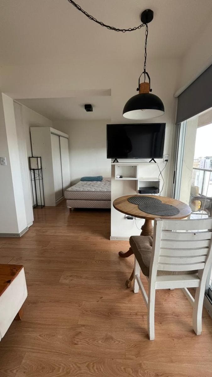 Studio Apartment on Mendoza Street in the 200s