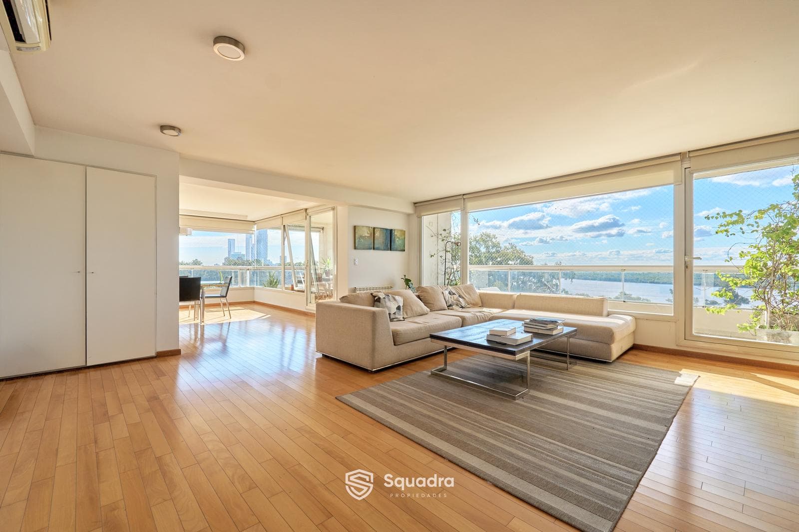 FOR SALE - Exclusive 3-bedroom apartment with 2 parking spaces, storage room, and amenities - Downtown Rio - FINANCING AVAILABLE.