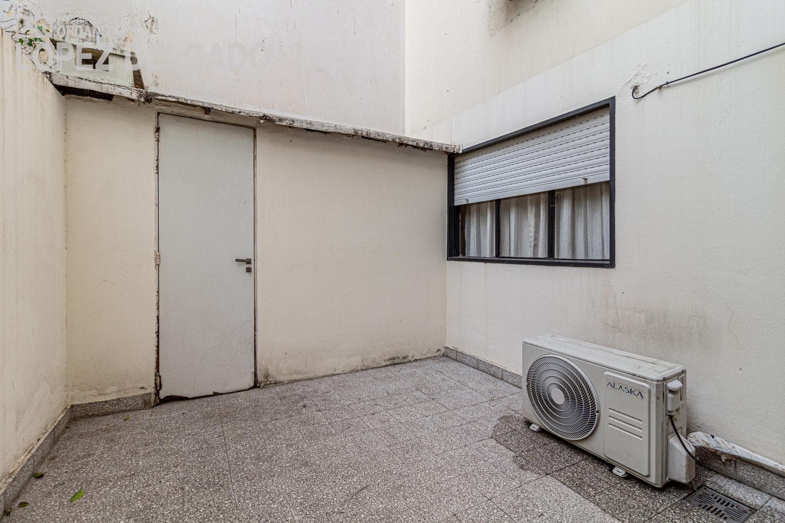 2-bedroom apartment in Villa del Parque with a patio. Financing available