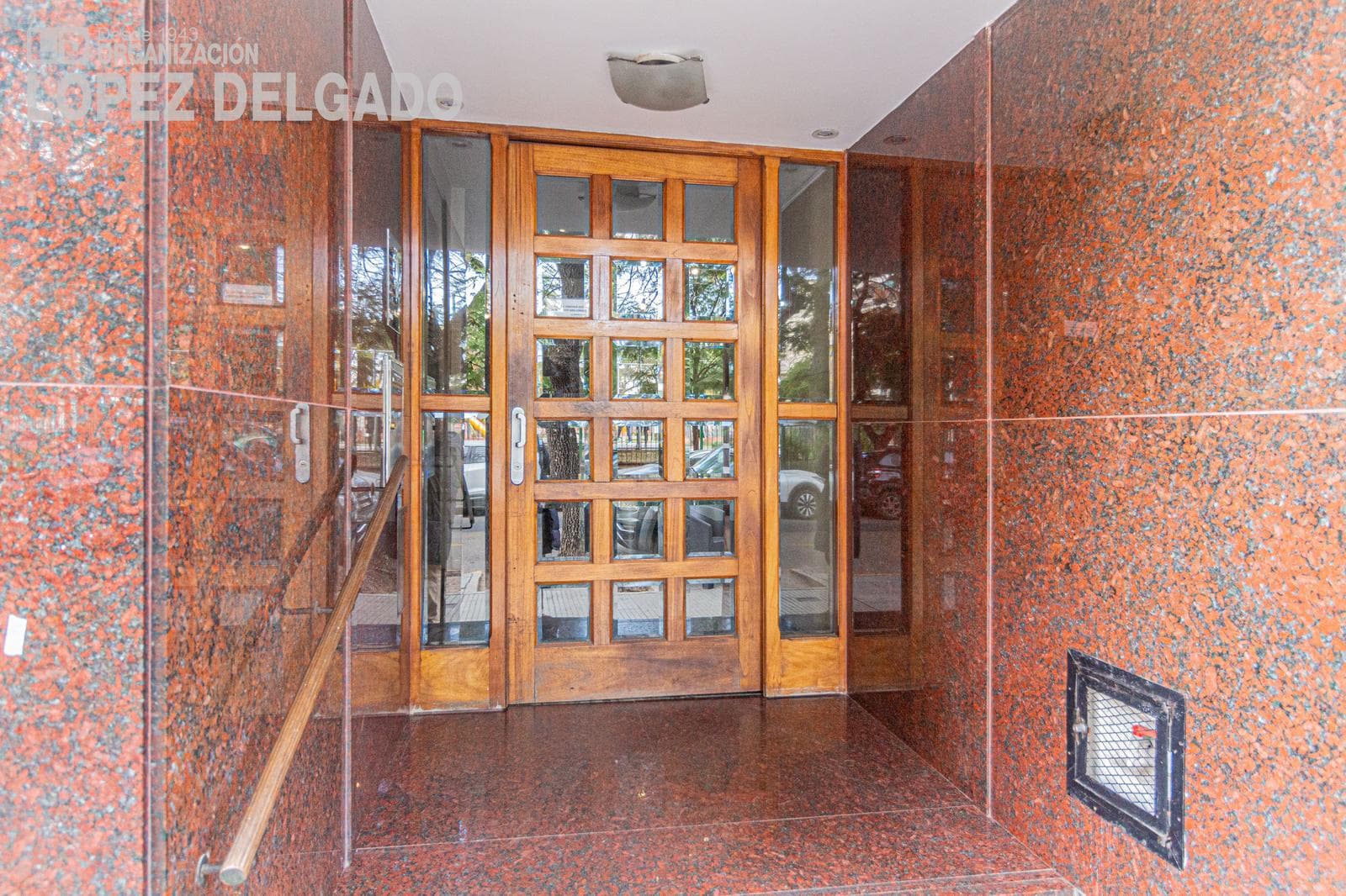 2-bedroom apartment in Villa del Parque with a patio. Financing available