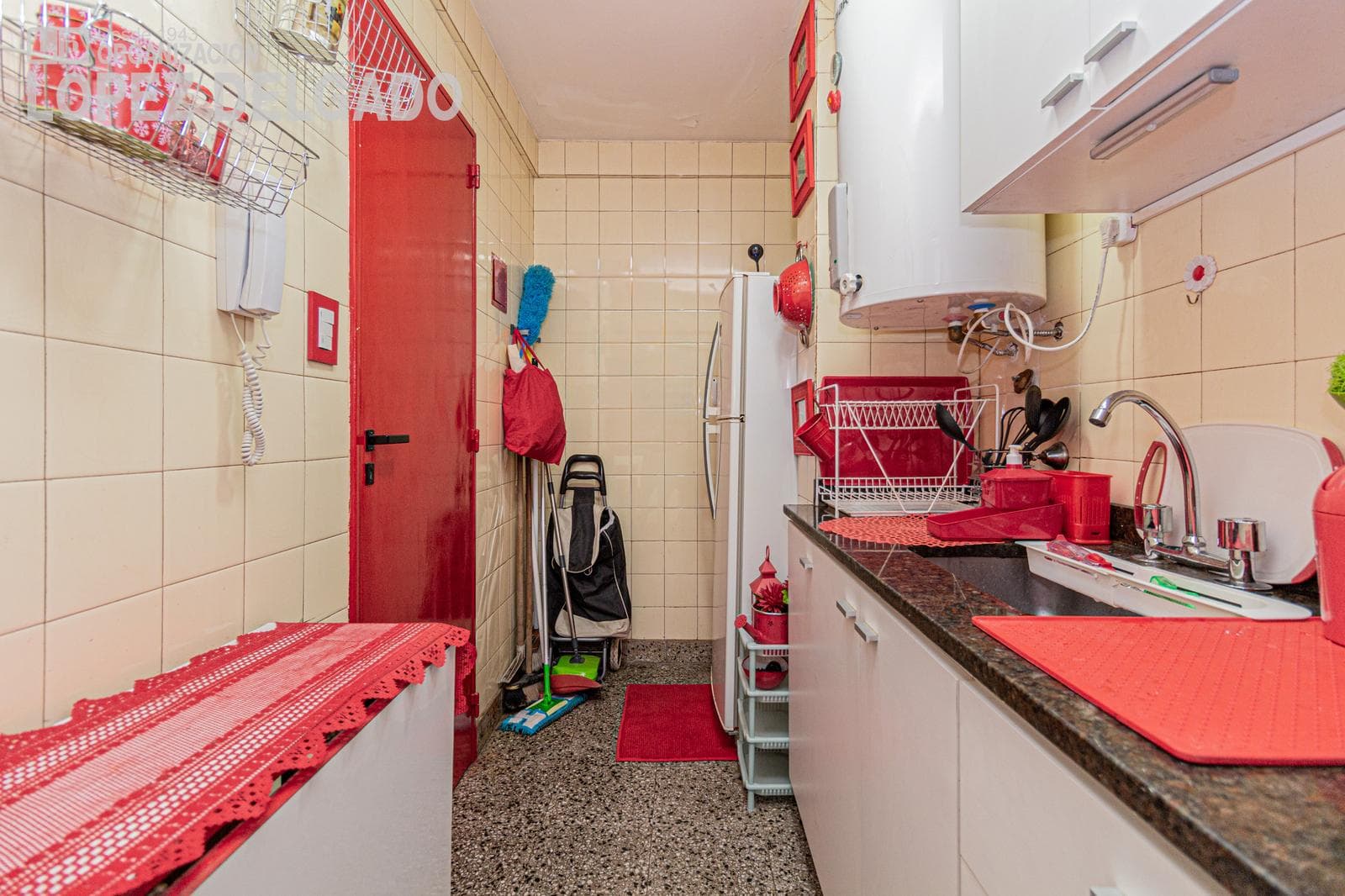 2-bedroom apartment in Villa del Parque with a patio. Financing available
