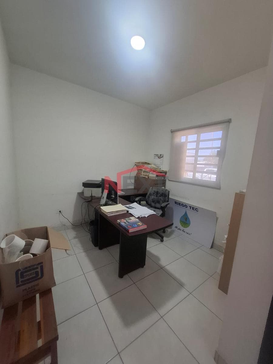 OFFICE WITH LAND FOR RENT IN COL. SAN BENITO
