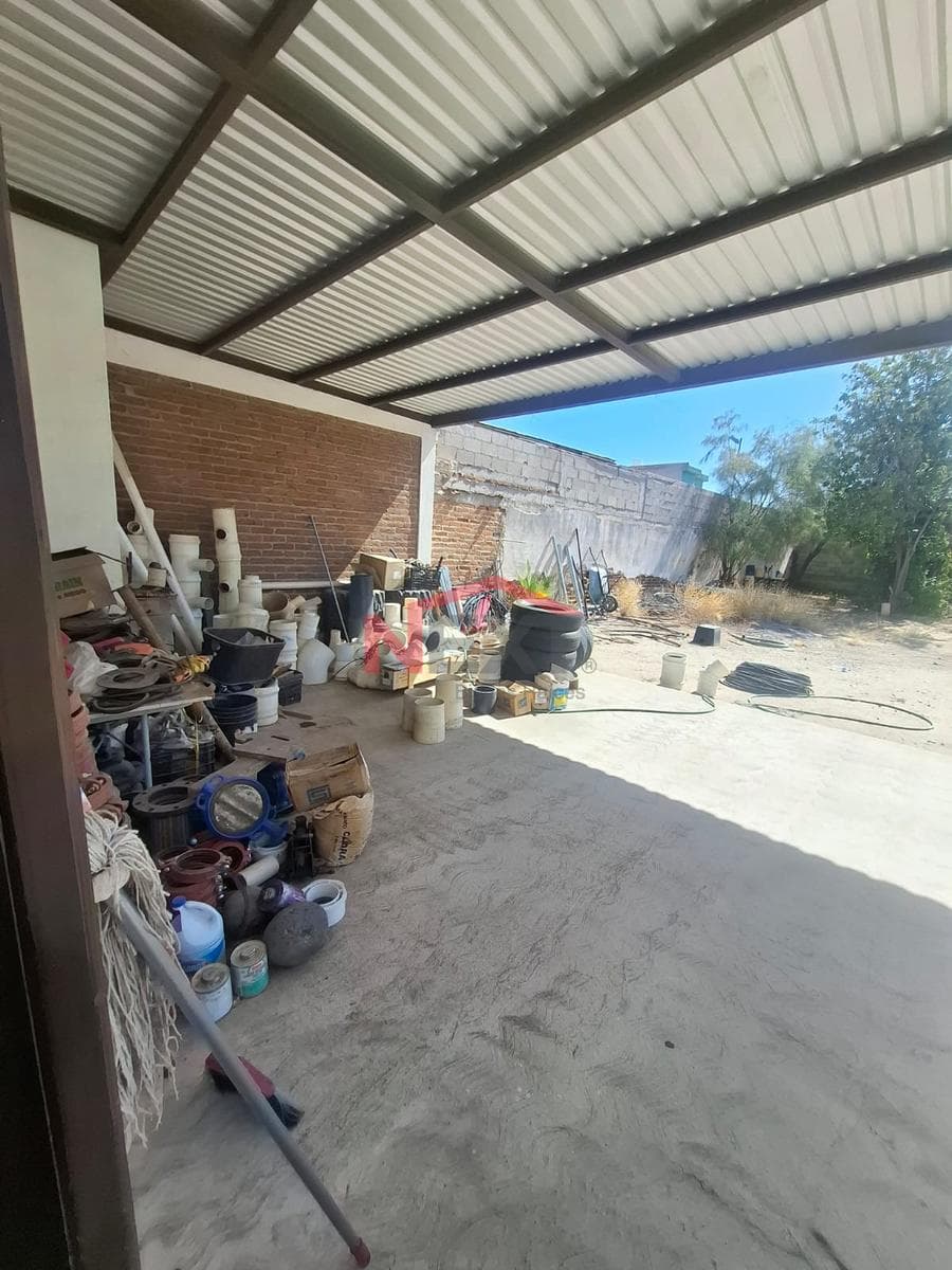 OFFICE WITH LAND FOR RENT IN COL. SAN BENITO