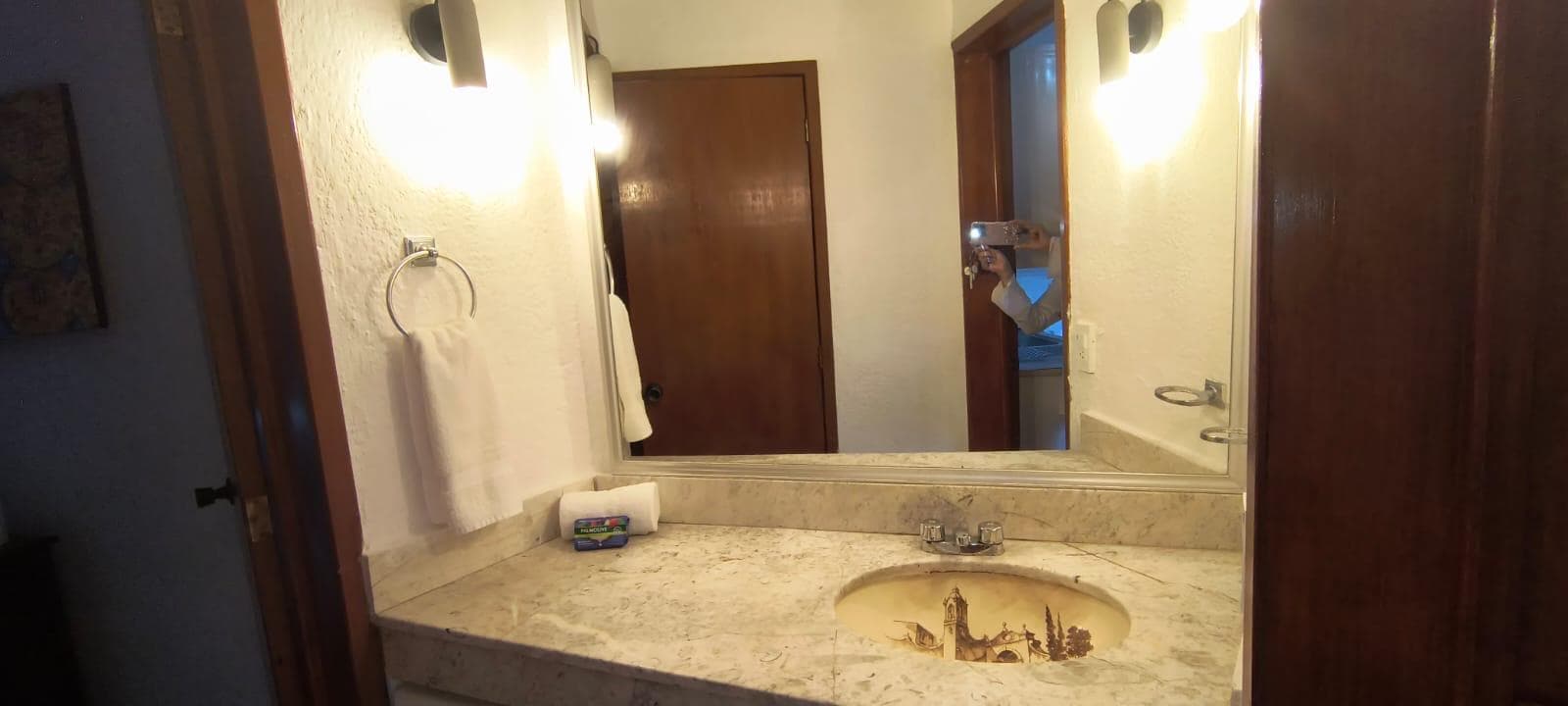 HOTEL DISTRICT, 15 QUETZAL STREET