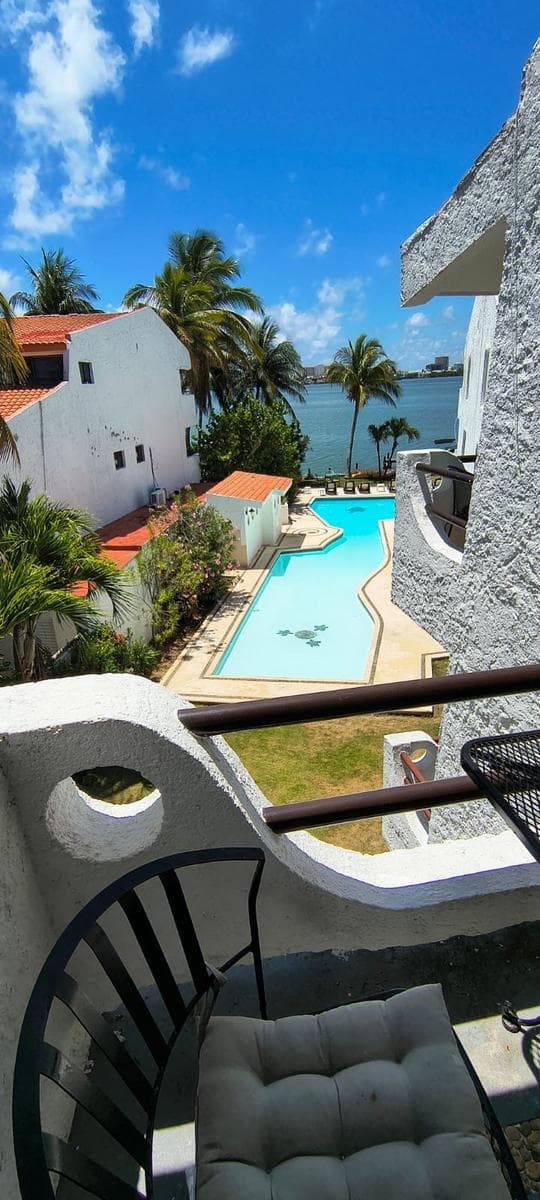 HOTEL DISTRICT, 15 QUETZAL STREET