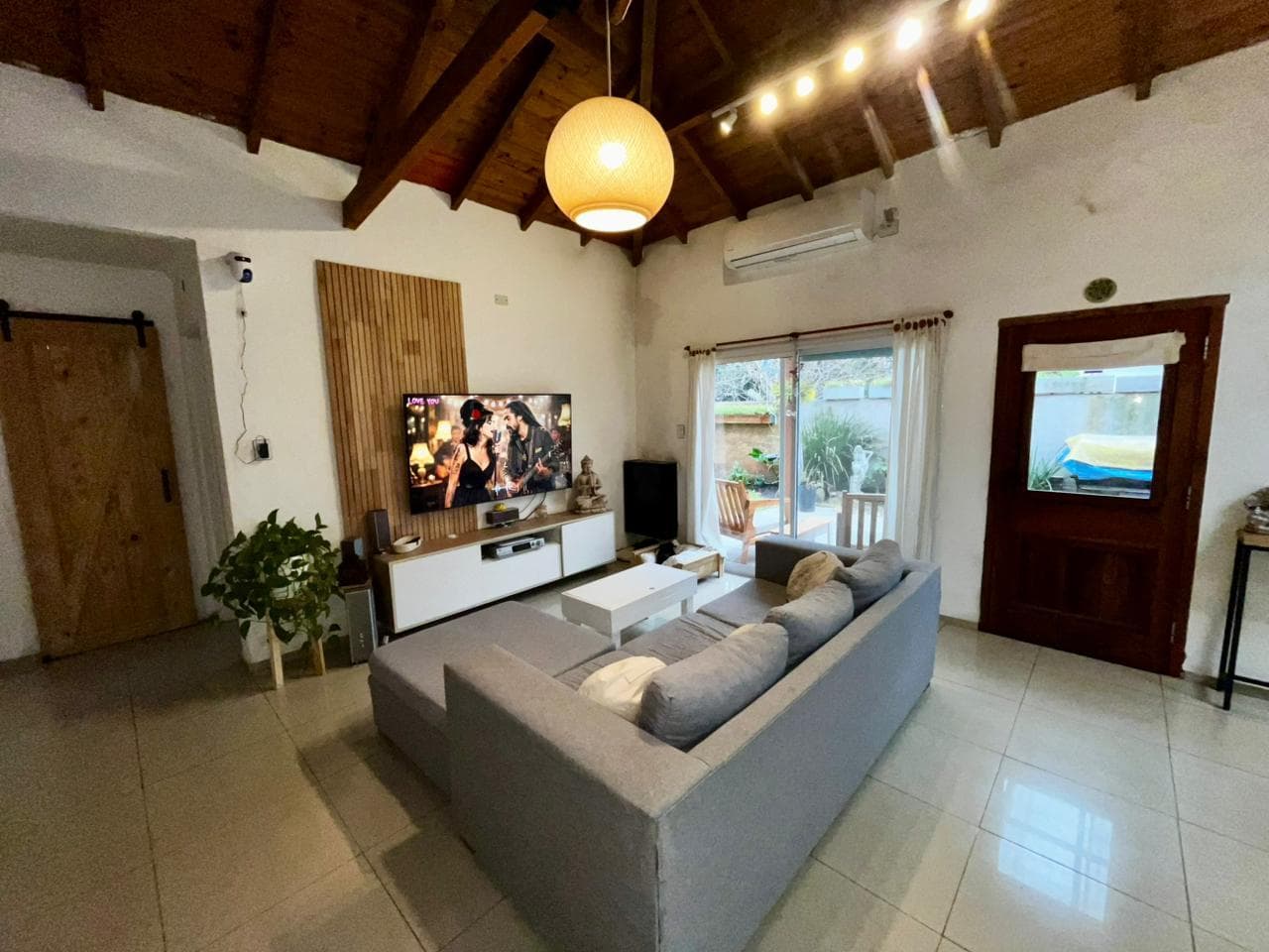 3-bedroom townhouse for sale with 2 bathrooms, 153 mtrs, featuring a patio and barbecue area in Villa Bosch