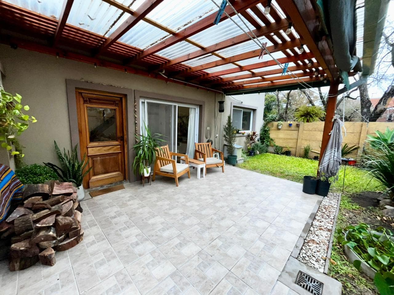 3-bedroom townhouse for sale with 2 bathrooms, 153 mtrs, featuring a patio and barbecue area in Villa Bosch