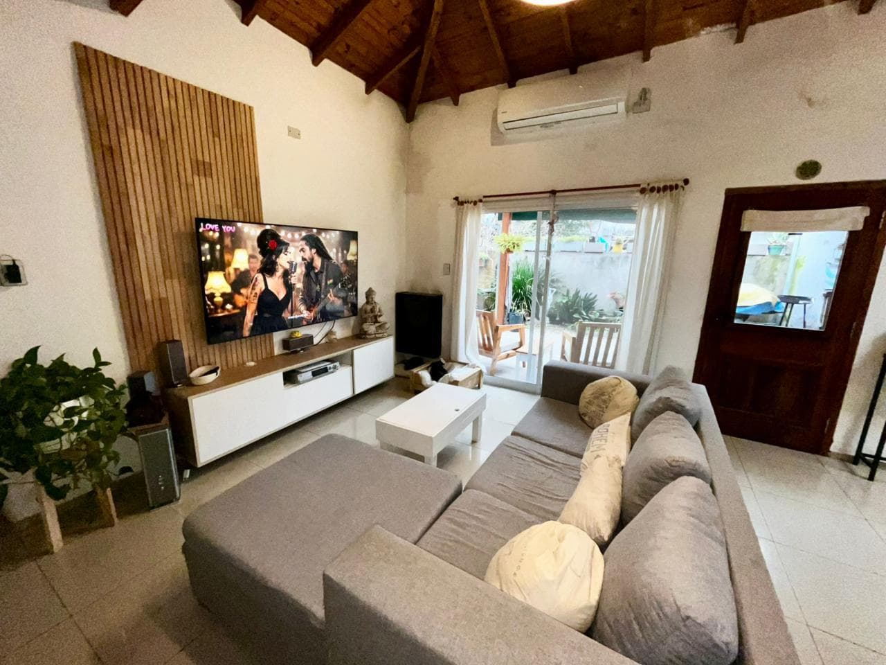 3-bedroom townhouse for sale with 2 bathrooms, 153 mtrs, featuring a patio and barbecue area in Villa Bosch