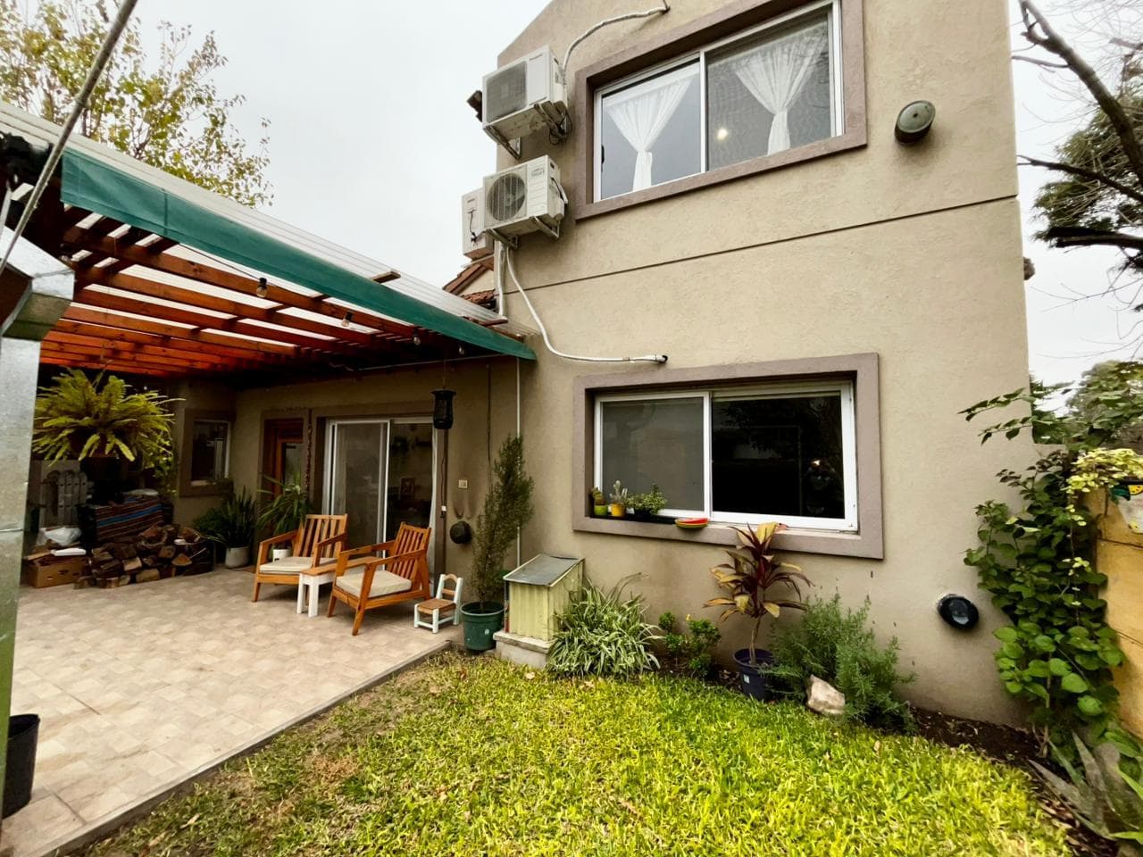 3-bedroom townhouse for sale with 2 bathrooms, 153 mtrs, featuring a patio and barbecue area in Villa Bosch