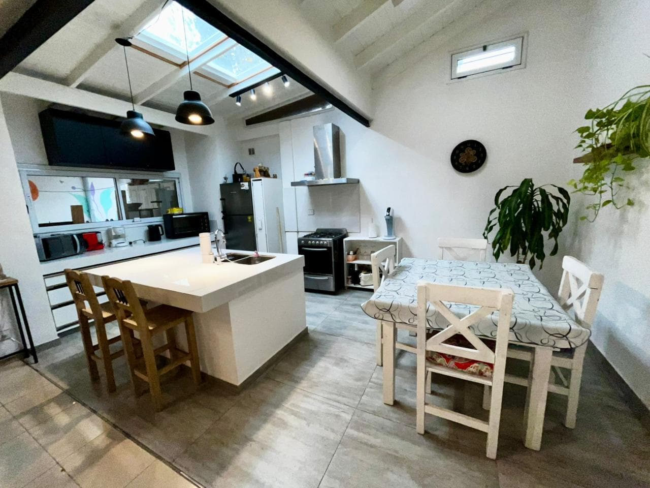 3-bedroom townhouse for sale with 2 bathrooms, 153 mtrs, featuring a patio and barbecue area in Villa Bosch