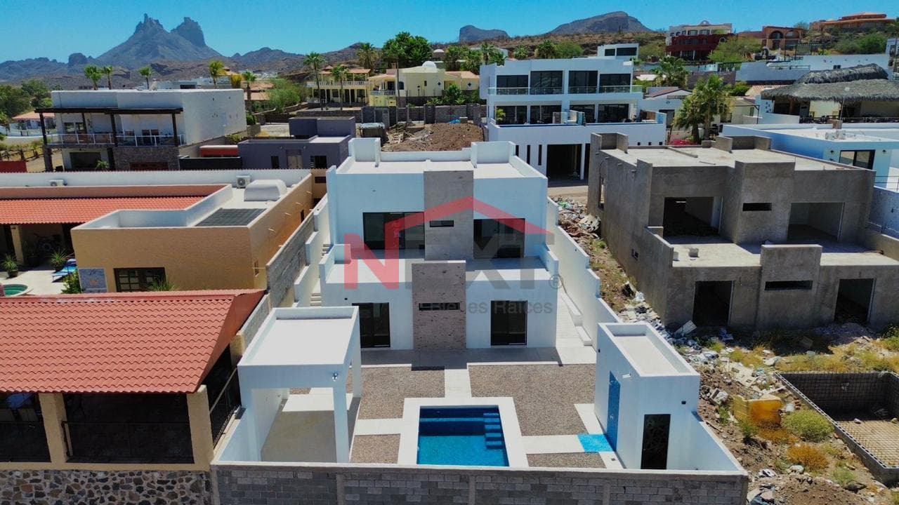 PROPERTY FOR SALE IN LOMA BELLA