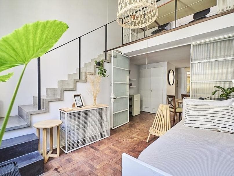 Duplex apartment for sale. 2 rooms. Bright. Suitable for professionals.