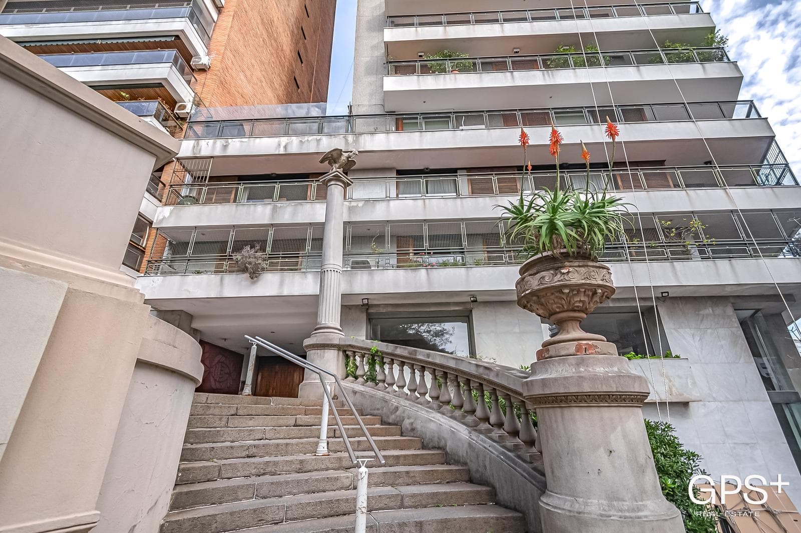 LA ISLA - Vista PANORAMICA - Edificio CATEGORIA TORRE - cochera fija y seguridad 24hs.