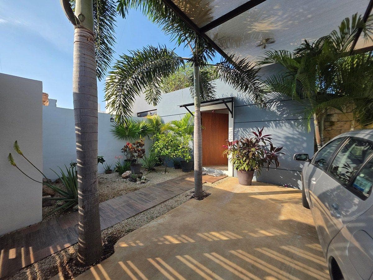 Single-story house for sale in Mérida, with solar panels included