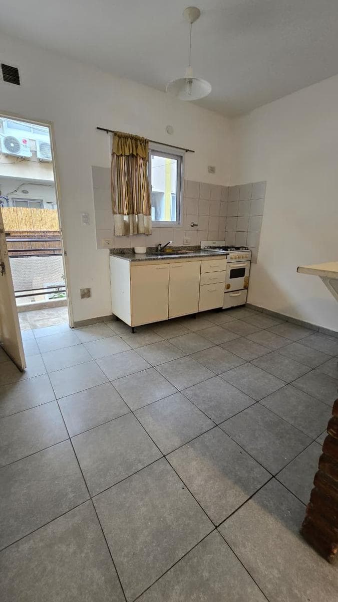 DEPARTAMENTO, CASA DE 3 AMBIENTES EN PLANTA ALTA Y EN DUPLEX CON BALCON EN ALQUILER. SAN ANDRES
