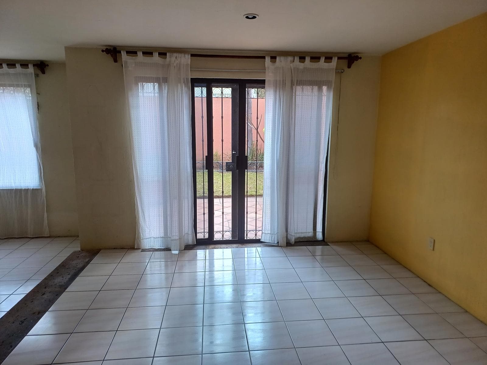 House for sale in Lomas del Country, Guadalajara, Jalisco.