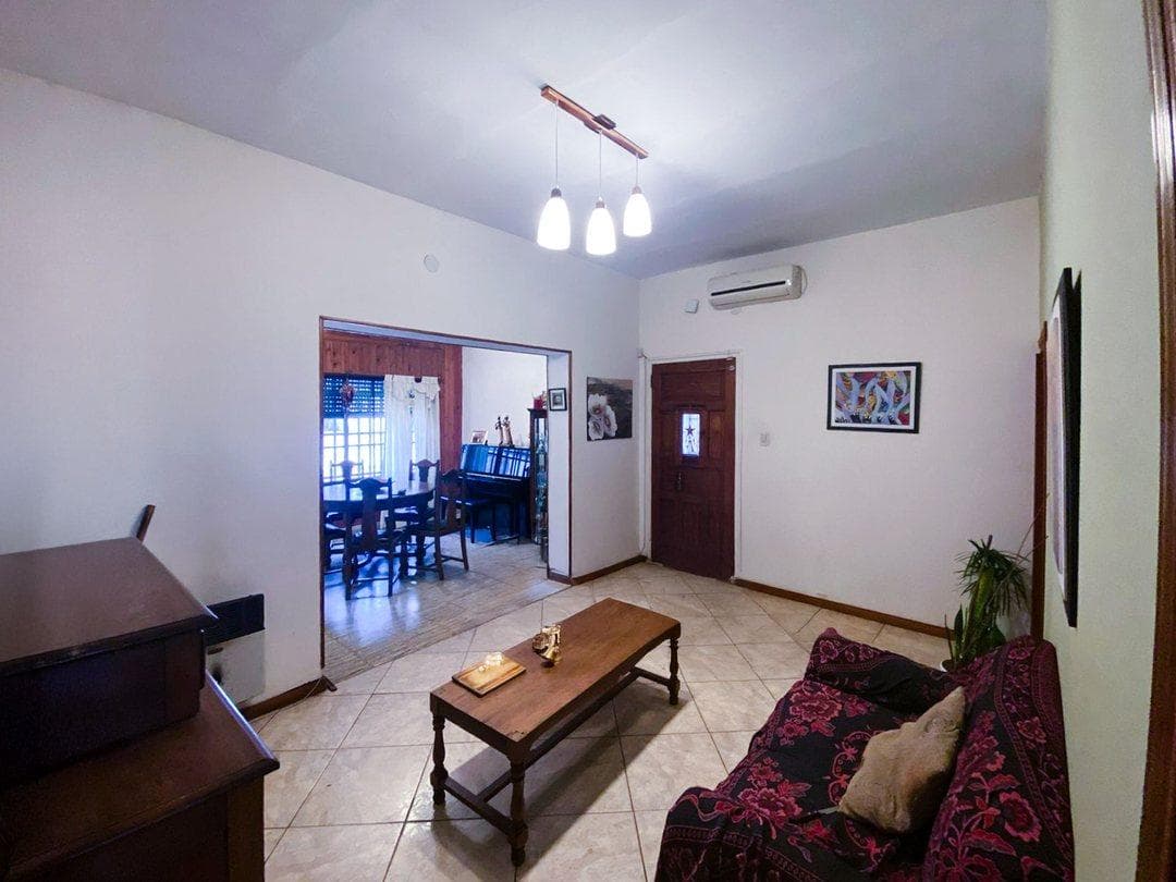 4-BEDROOM HOUSE FOR SALE WITH GARDEN AND GARAGE - MATHEU NEIGHBORHOOD