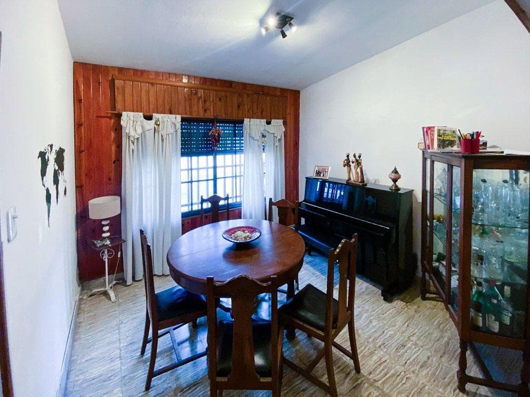 4-BEDROOM HOUSE FOR SALE WITH GARDEN AND GARAGE - MATHEU NEIGHBORHOOD