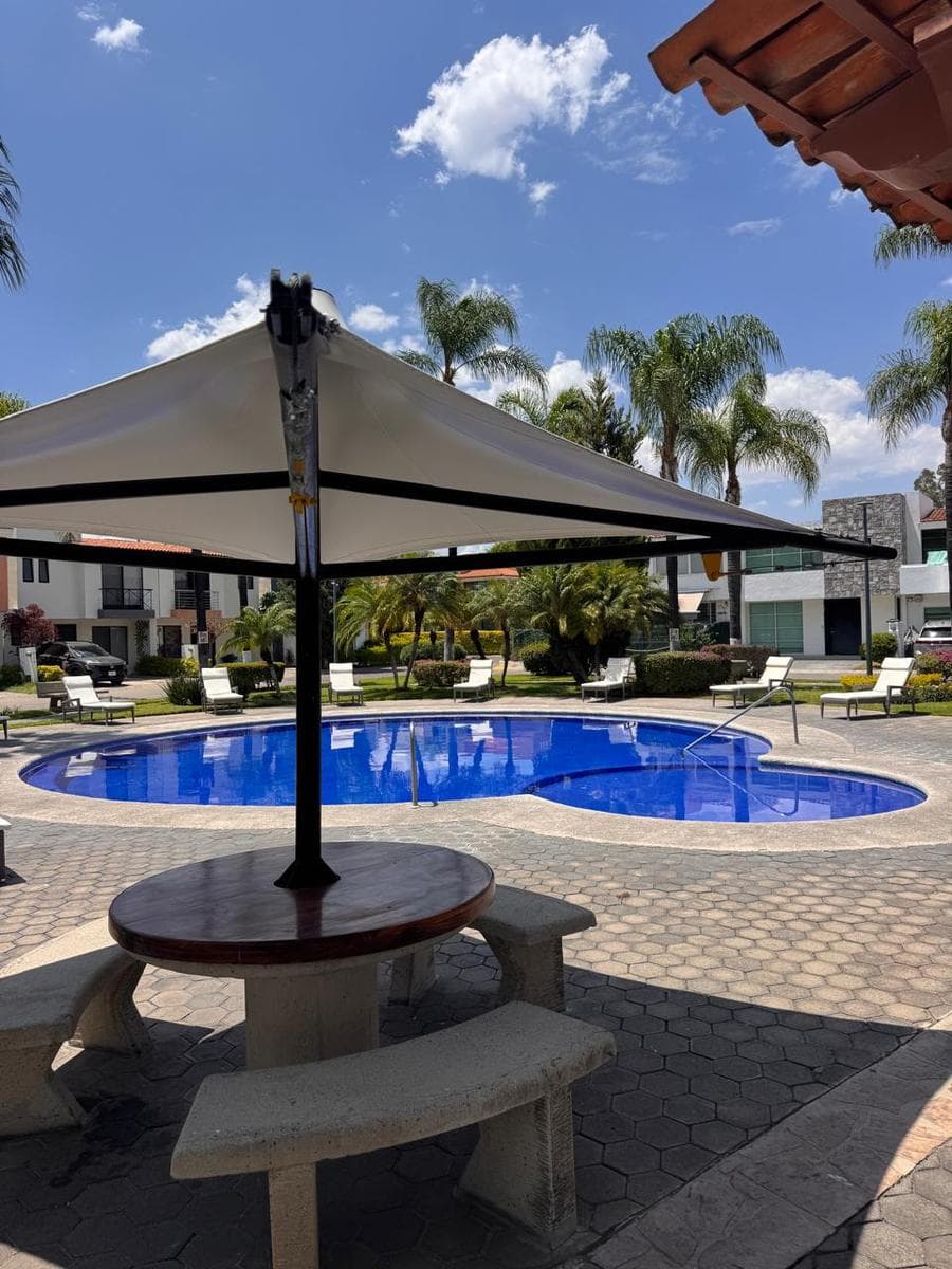 Casa en Venta en Nueva Galicia Residenecial Coto Toledo al Sur