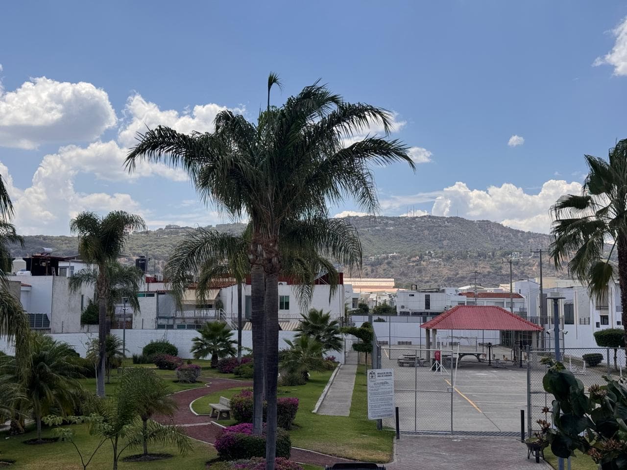 Casa en Venta en Nueva Galicia Residenecial Coto Toledo al Sur