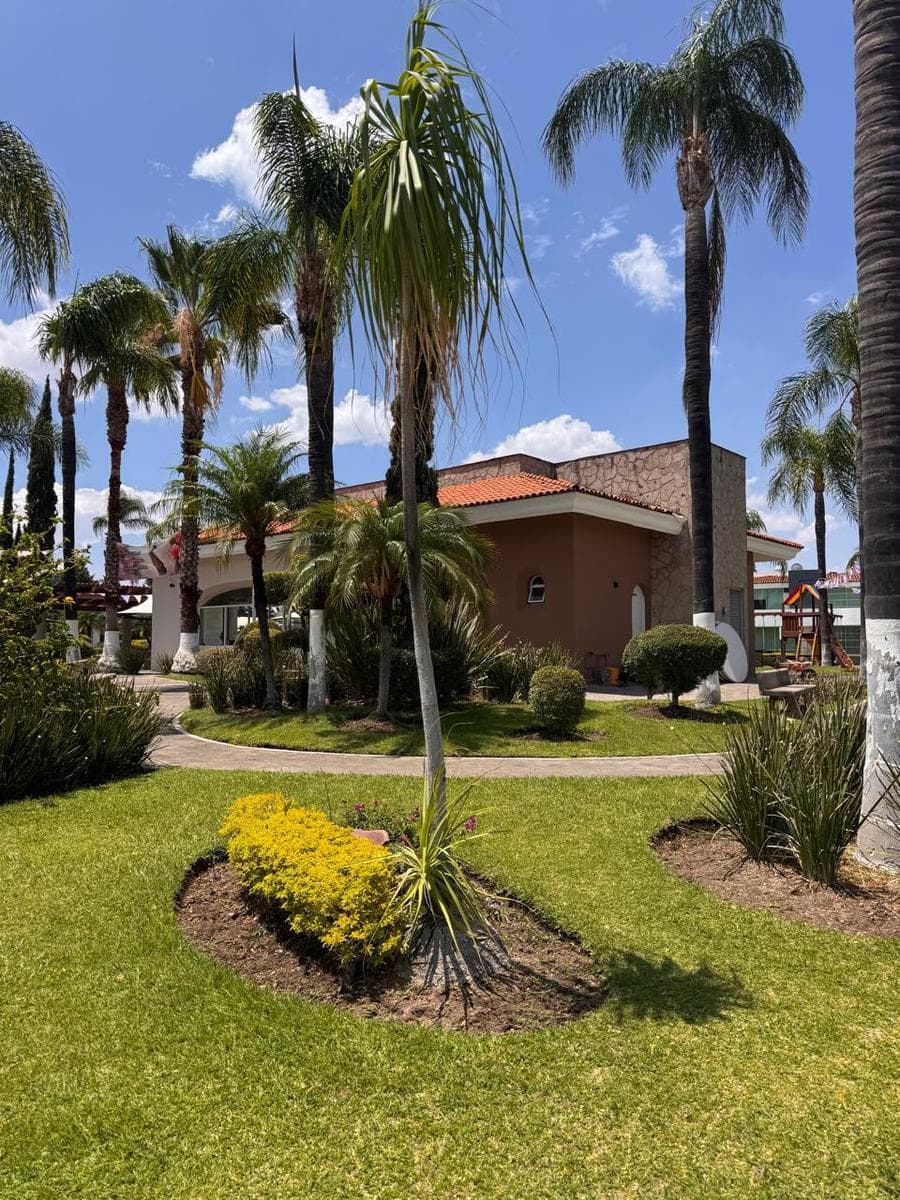 Casa en Venta en Nueva Galicia Residenecial Coto Toledo al Sur