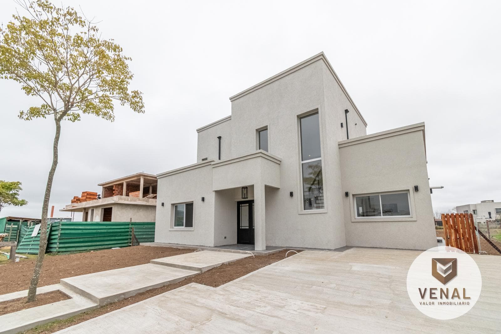 Brand-new house for sale in the Riberas neighborhood of Puertos del Lago, with a pool and a porch, 3 bedrooms, 5 rooms, Pool