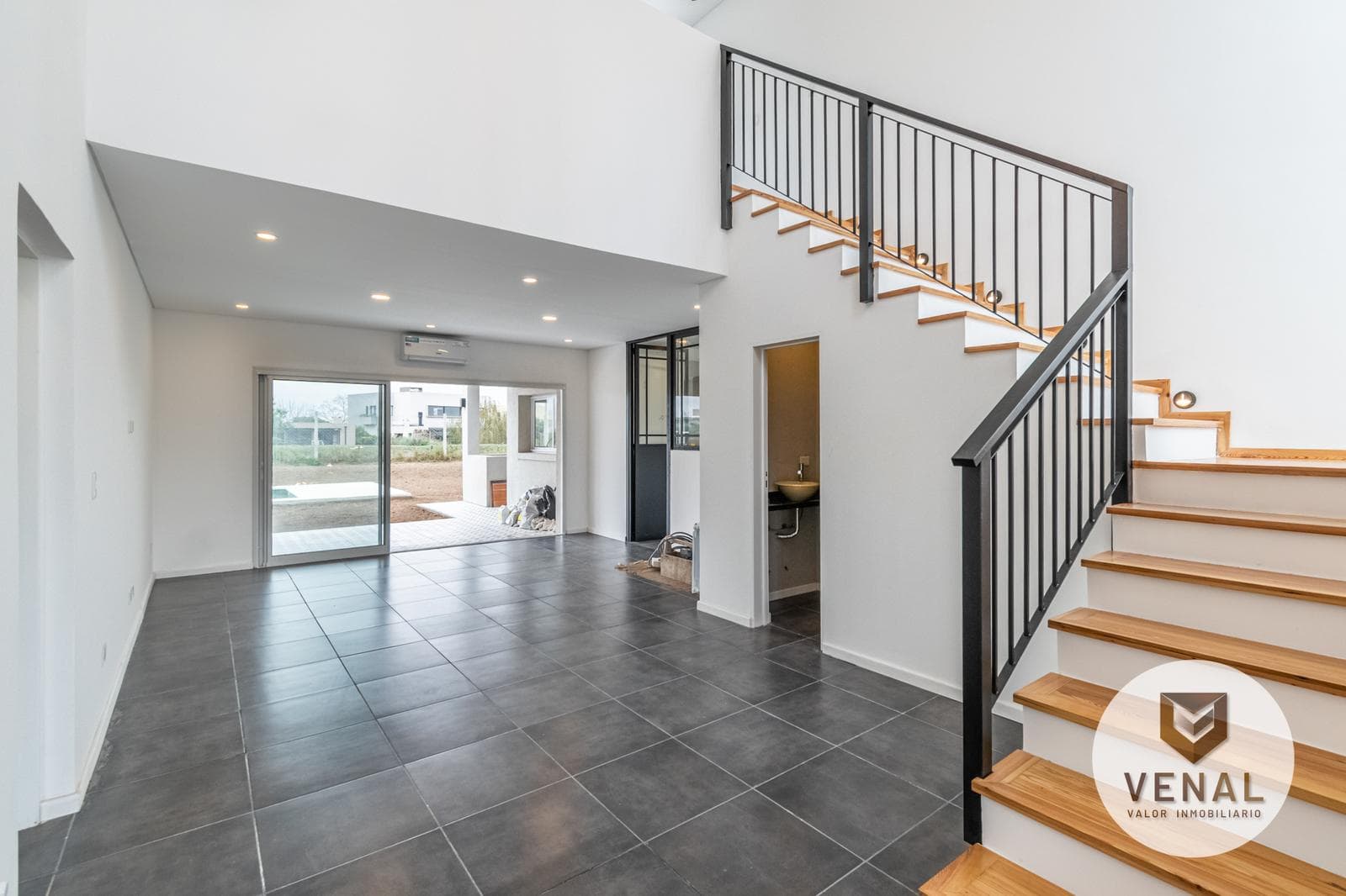 Brand-new house for sale in the Riberas neighborhood of Puertos del Lago, with a pool and a porch, 3 bedrooms, 5 rooms, Pool