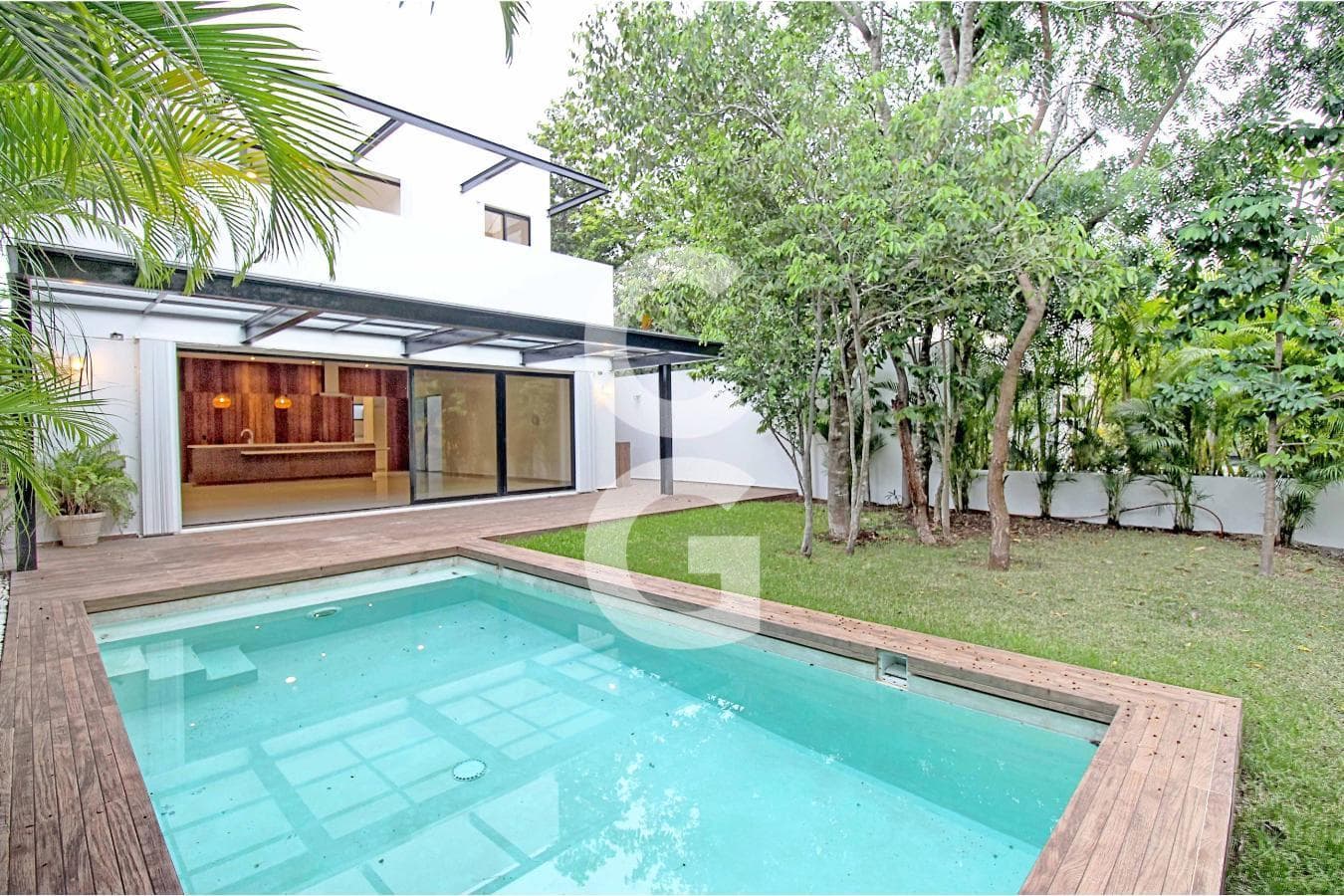 House for Sale and Rent in Cancún in the Lagos del Sol Residential Complex, with a Pool, Fully Furnished, and Fully Equipped
