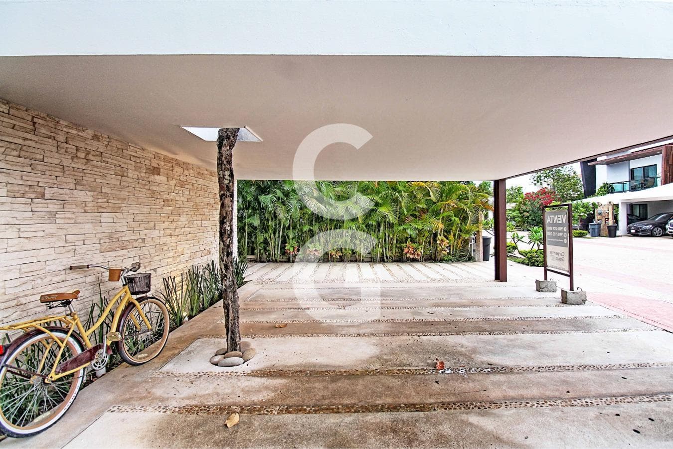 House for Sale and Rent in Cancún in the Lagos del Sol Residential Complex, with a Pool, Fully Furnished, and Fully Equipped