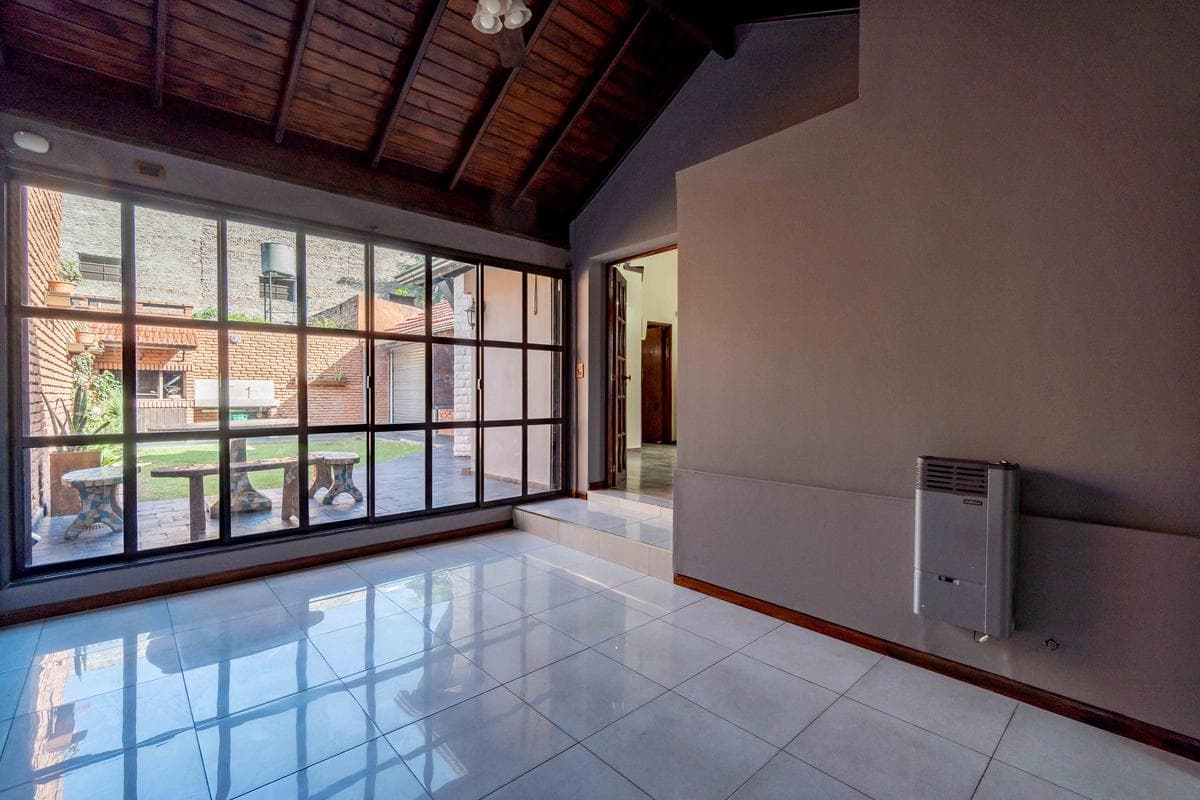 FOR SALE/TRADE - 3-bedroom house with patio and garage - Urquiza, Rosario