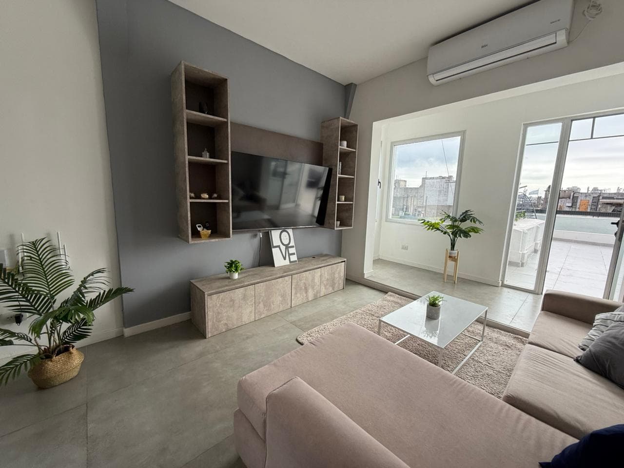 3-ROOM APARTMENT FOR SALE WITH A TERRACE IN MICROCENTRO, OFFERING INCREDIBLE RENTAL POTENTIAL