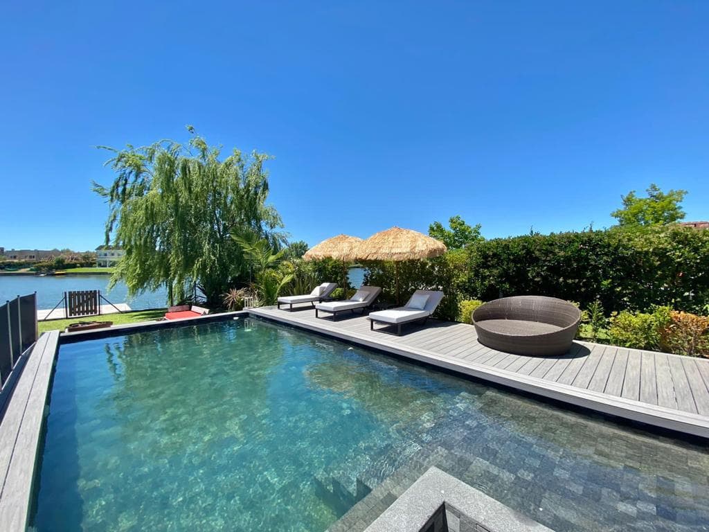 Modern House for Sale on the Water in the Barbarita Gated Community