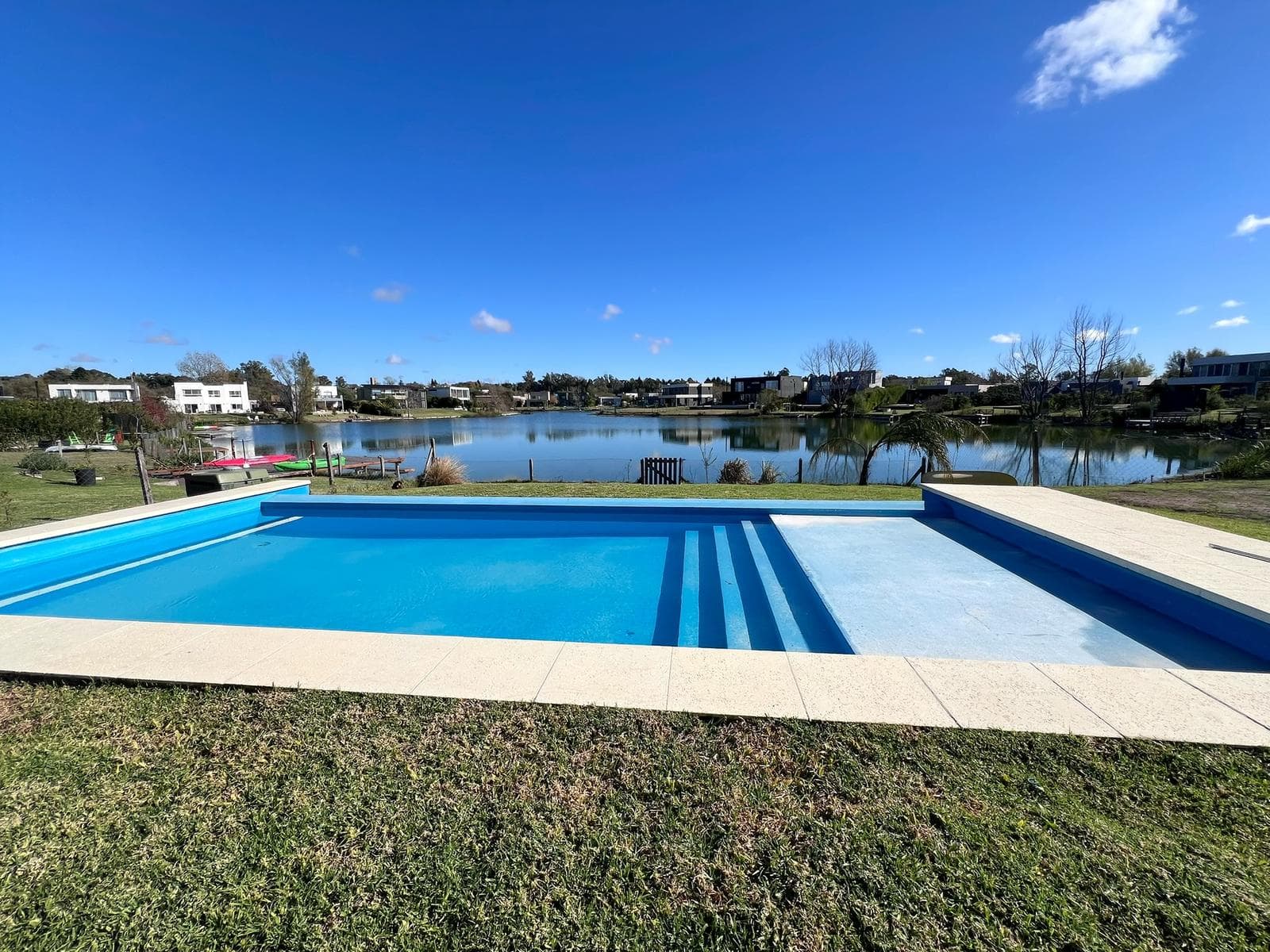 Modern, immaculate 5-bedroom house for sale by the lagoon in Barrio Cantón, Norte, Escobar, Northern Greater Buenos Aires