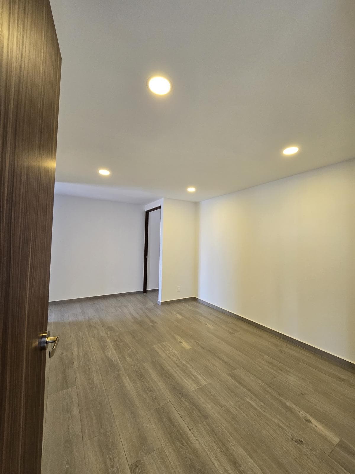 APARTMENT WITH SPECTACULAR VIEWS AND A LARGE TERRACE