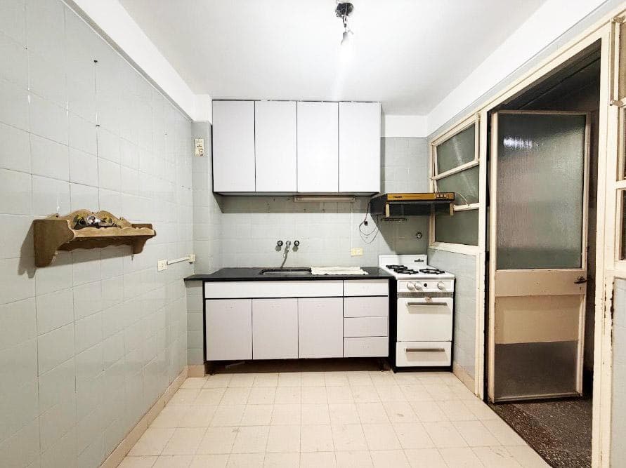 2-Room Apartment for Sale with a Long Balcony in Belgrano