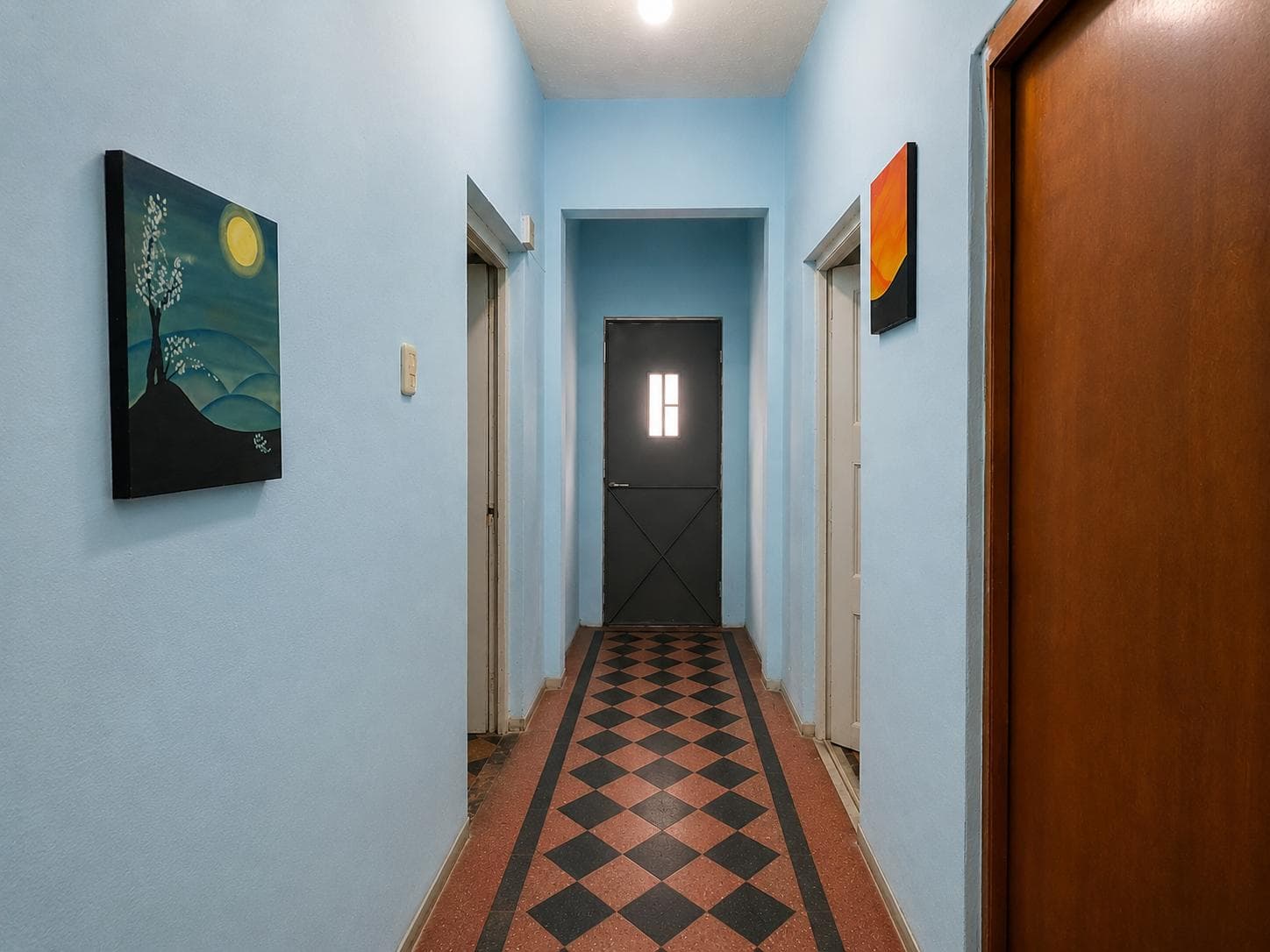 2-BEDROOM HOUSE FOR SALE WITH GARAGE AND YARD IN THE BELLA VISTA NEIGHBORHOOD