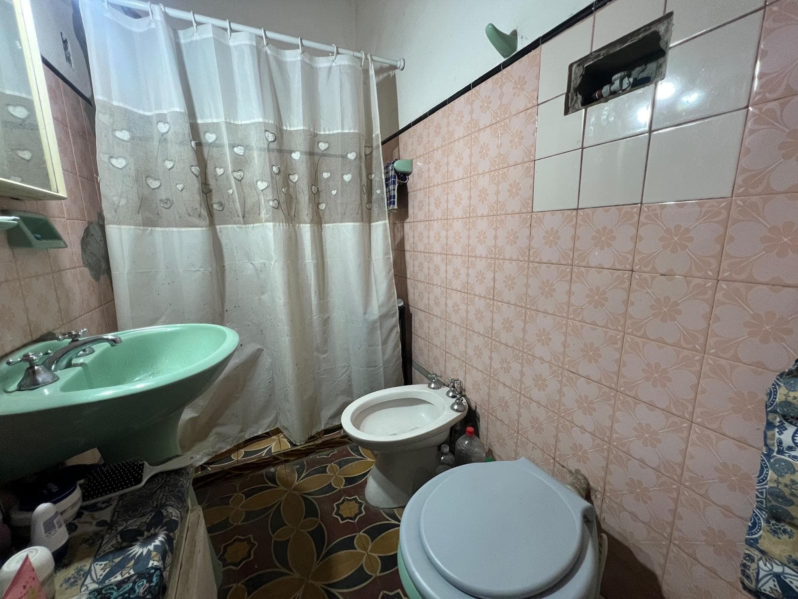 2-BEDROOM HOUSE FOR SALE WITH GARAGE AND YARD IN THE BELLA VISTA NEIGHBORHOOD