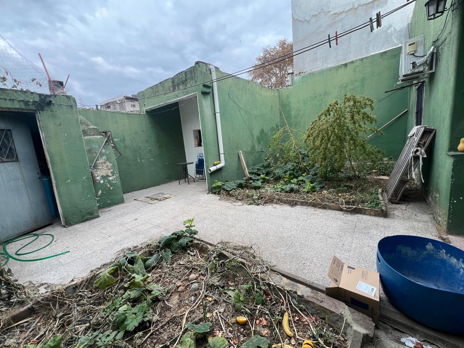 2-BEDROOM HOUSE FOR SALE WITH GARAGE AND YARD IN THE BELLA VISTA NEIGHBORHOOD