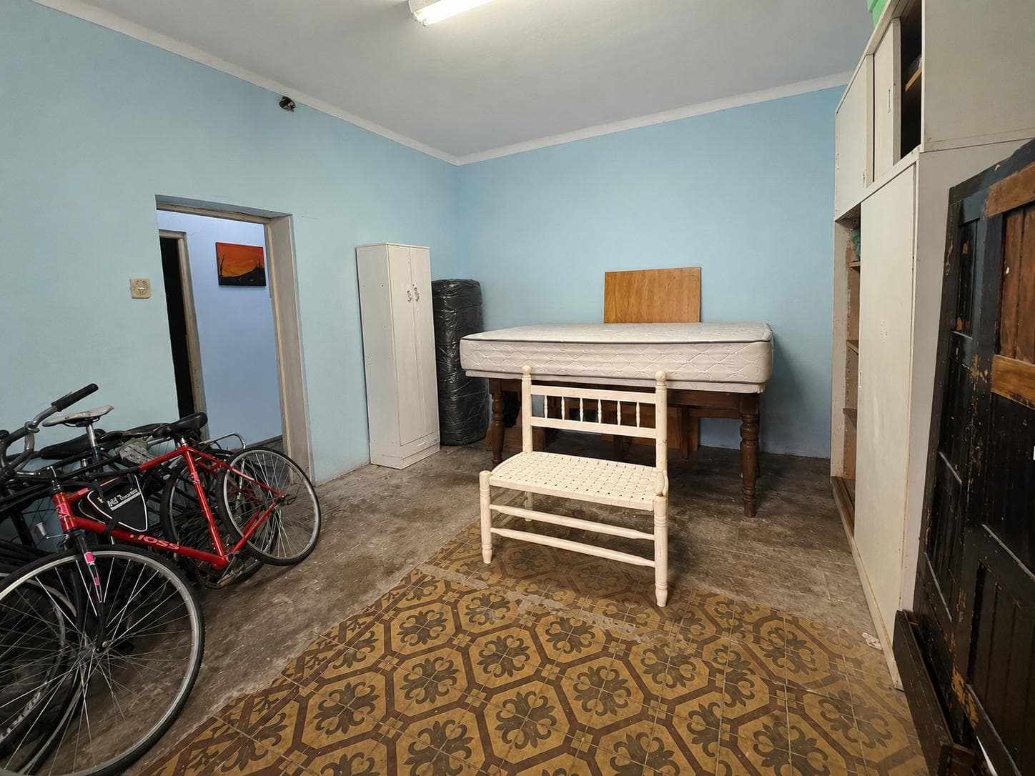 2-BEDROOM HOUSE FOR SALE WITH GARAGE AND YARD IN THE BELLA VISTA NEIGHBORHOOD