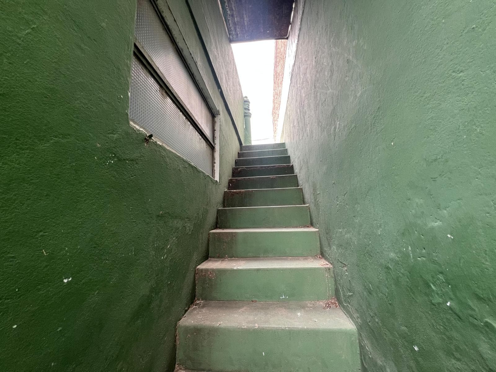 2-BEDROOM HOUSE FOR SALE WITH GARAGE AND YARD IN THE BELLA VISTA NEIGHBORHOOD