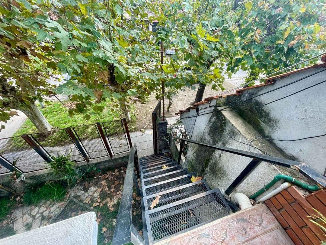 VENTA PH TIPO CASA 4 AMBIENTES EN 1° PISO - ENTRADA INDEPENDIENTE LANÚS ESTE ACEPTA PERMUTA