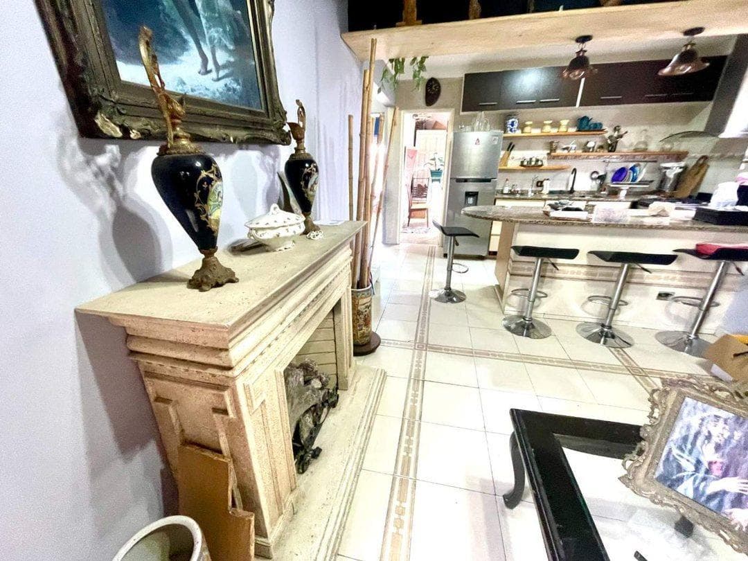 VENTA PH TIPO CASA 4 AMBIENTES EN 1° PISO - ENTRADA INDEPENDIENTE LANÚS ESTE ACEPTA PERMUTA