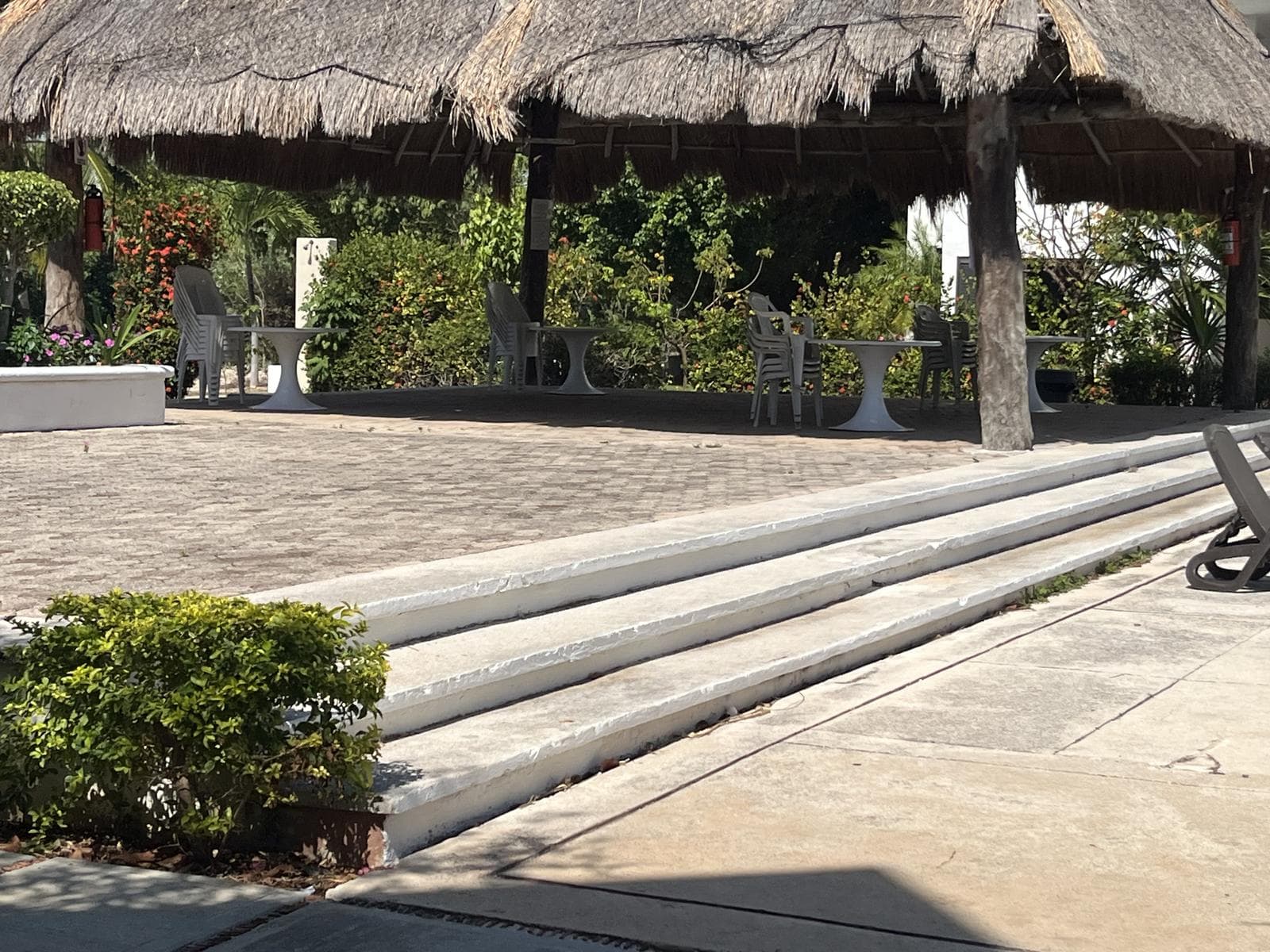 Boulevard Kukulkan, Playa Linda Residential Complex, Cancun