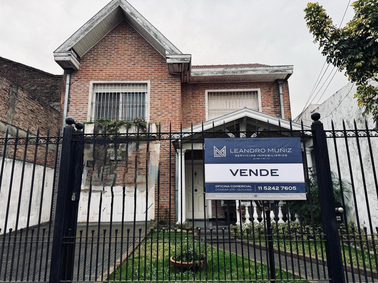 5-ROOM HOUSE FOR SALE IN DOWNTOWN BERAZATEGUI—QUALIFIES FOR A MORTGAGE